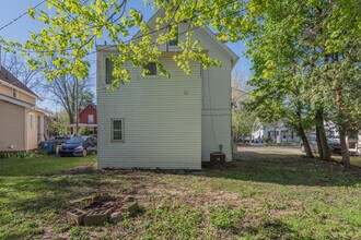 917 Sylvan Ave in Ann Arbor, MI - Building Photo - Building Photo