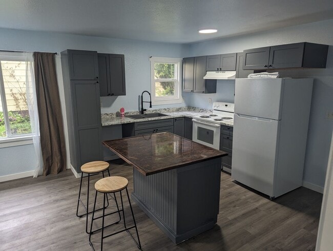 property at 208 W Main St