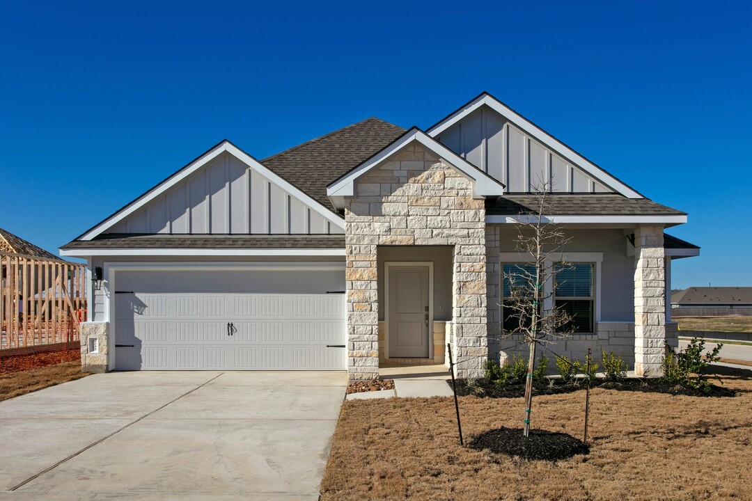 6200 Trado Dr in College Station, TX - Building Photo