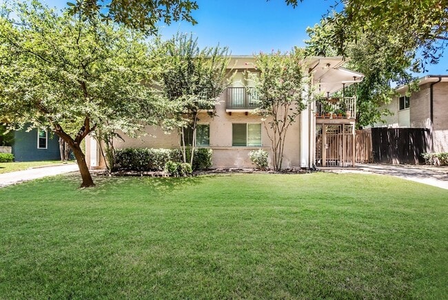 4931 Junius St, Unit 5 in Dallas, TX - Building Photo - Building Photo