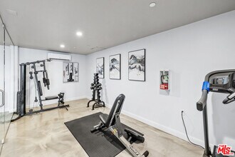 5229 Willowcrest Ave in Los Angeles, CA - Building Photo - Building Photo