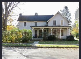 437 Prospect Ave, Unit Left in East Aurora, NY - Building Photo