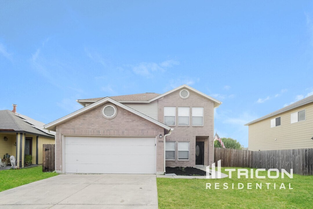 5930 Encanto Point Dr in San Antonio, TX - Building Photo