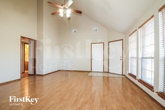 2504 Tyler Ln in Moore, OK - Building Photo - Building Photo