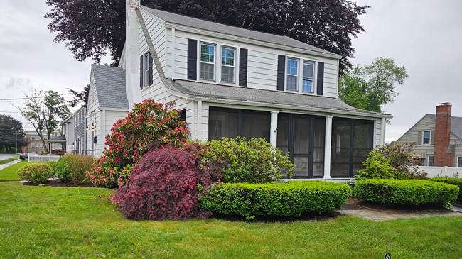 14 John St in Enfield, CT - Building Photo - Building Photo
