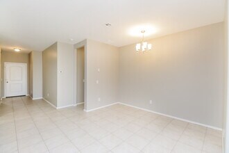 4976 E Smoky Quartz Rd in San Tan Valley, AZ - Foto de edificio - Building Photo