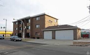 6301 S Keeler Ave Chicago IL in Chicago, IL - Foto de edificio - Building Photo