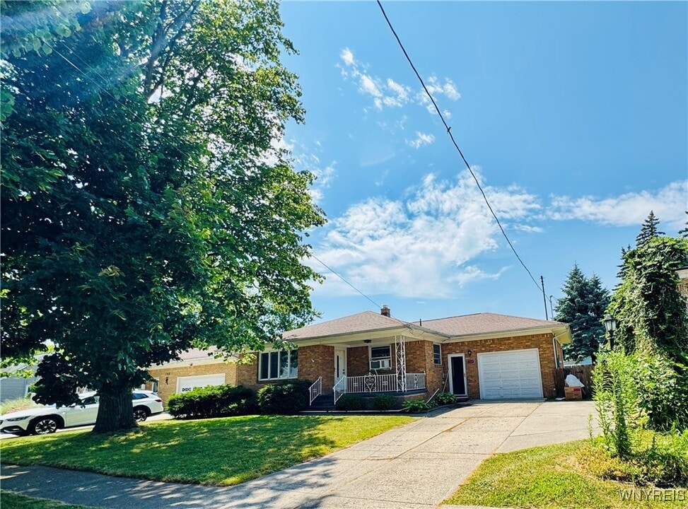 268 Cass Ave in Cheektowaga, NY - Building Photo