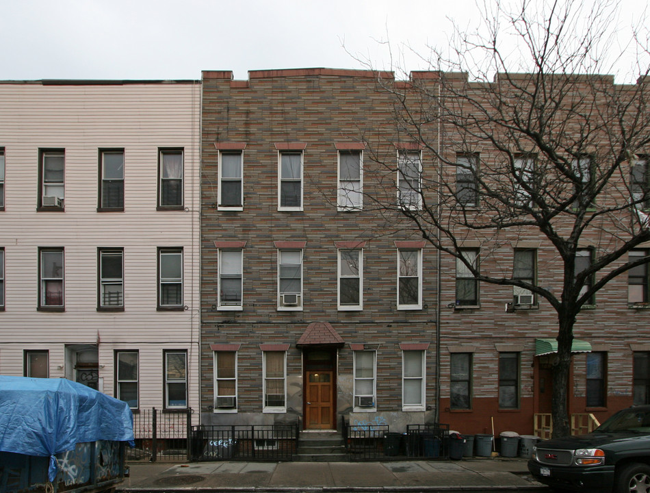 167 Stanhope St in Brooklyn, NY - Building Photo