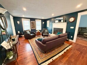 53 Holmes Dr in Manchester, NH - Building Photo - Building Photo