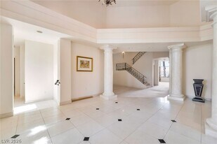 27 Grand Miramar Dr in Henderson, NV - Building Photo
