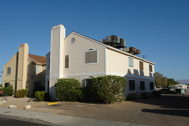 Village At Washington in Las Vegas, NV - Building Photo - Building Photo