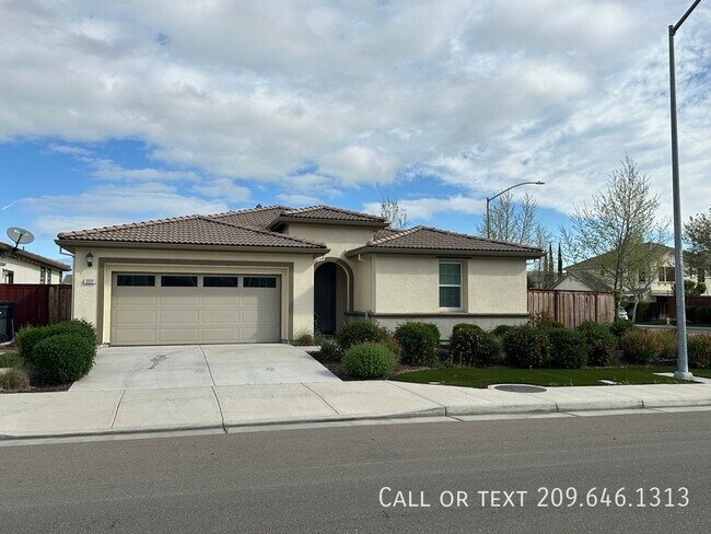 property at 2221 Tennis Ln