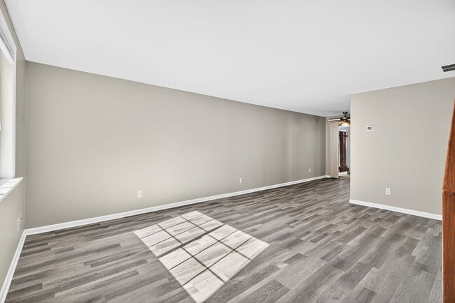 335 1st Ave NW in Carmel, IN - Building Photo - Building Photo