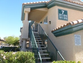 8410 Eldora Ave, Unit 2018 in Las Vegas, NV - Building Photo - Building Photo