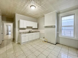 840 Mount Prospect Ave, Unit 3L Apartments