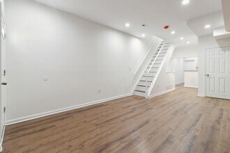 912 N Milton Ave in Baltimore, MD - Building Photo - Building Photo