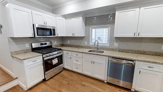 126 Pearl St, Unit 1