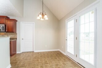 5054 Betsy Ann Ave in Murfreesboro, TN - Foto de edificio - Building Photo