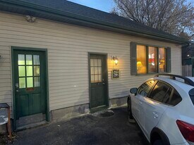 304 N Rapids Rd, Unit Apt #1A in Manitowoc, WI - Building Photo