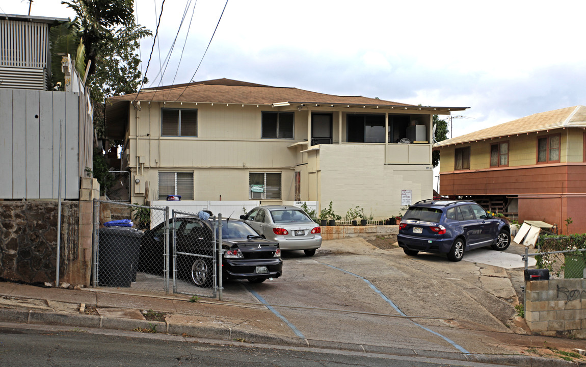 1071 Maluna St in Honolulu, HI - Building Photo