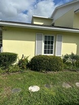 9101 SW 88th St in Miami, FL - Building Photo