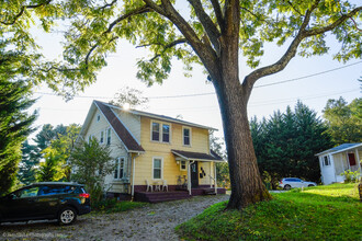 36 Garden Cir in Asheville, NC - Building Photo - Building Photo