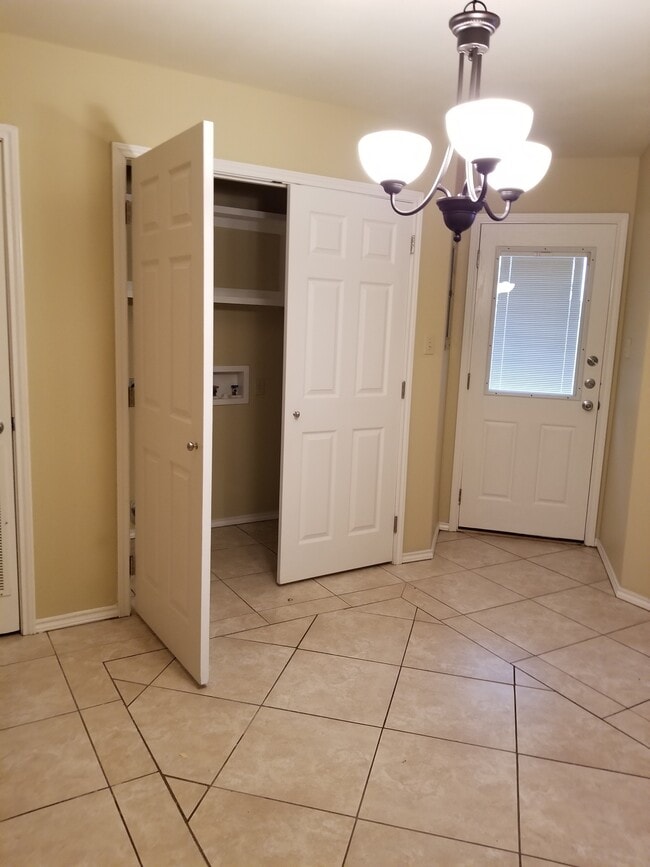 20413 Oak Hollow Ln in Harlingen, TX - Building Photo - Building Photo