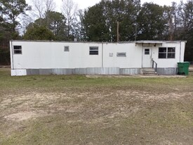 5457 Creel St in Graceville, FL - Building Photo