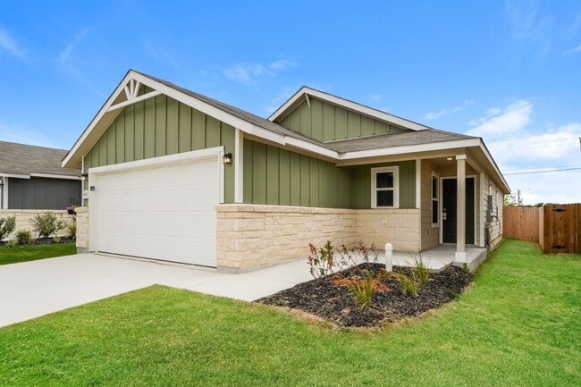 4130 Lily Glade Ln in Seguin, TX - Building Photo - Building Photo