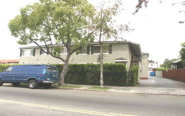 229 S Avenue 60 in Los Angeles, CA - Building Photo