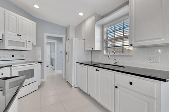 8313 Cozumel Ln in Wellington, FL - Building Photo - Building Photo