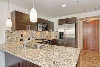 800 The Mark Ln, Unit 403 in San Diego, CA - Building Photo - Building Photo