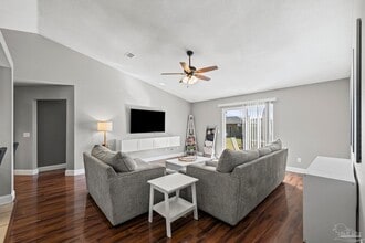 817 Binnacle Pl in Pensacola, FL - Foto de edificio - Building Photo