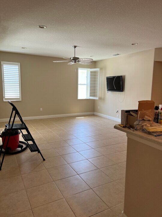3833 Esplanade Ave in Port Orange, FL - Building Photo