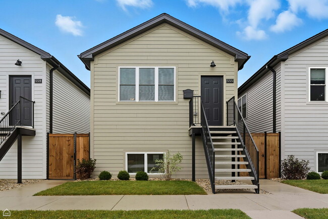 property at 547 N Springfield Ave