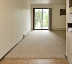 Forest Glen Apartments in Two Rivers, WI - Foto de edificio - Building Photo