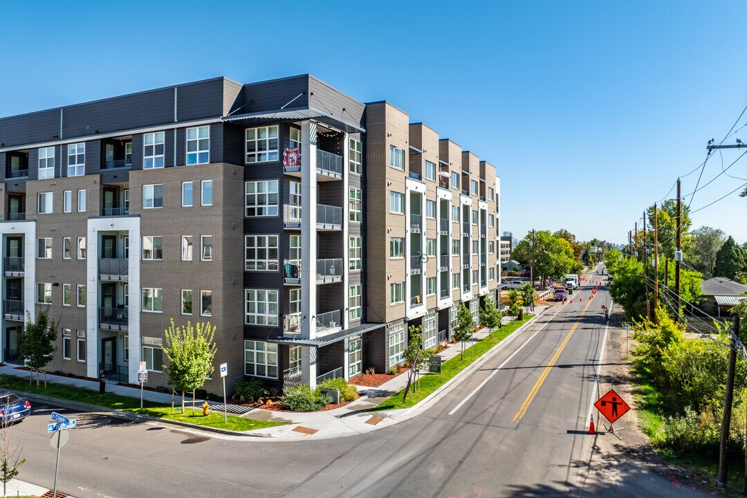 Traverse Apartments in Lakewood, CO - Building Photo