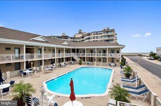1600 Atlantic Ave-Unit -4 in Longport, NJ - Building Photo - Building Photo