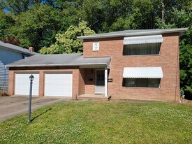 1835 Cromwell Dr, Unit 1835 in Akron, OH - Building Photo