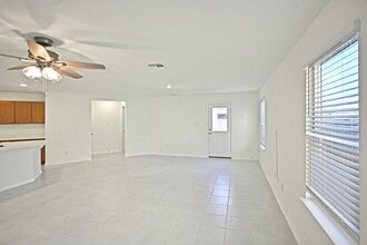 512 Dakota Crk in Canyon Lake, TX - Building Photo - Building Photo