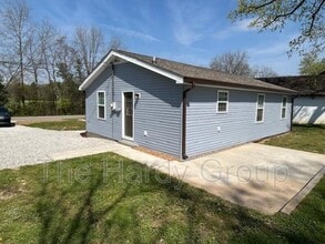 203 Floyd St in Decherd, TN - Building Photo - Building Photo