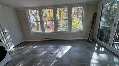 34 Water Ln in Easthampton, MA - Building Photo - Building Photo