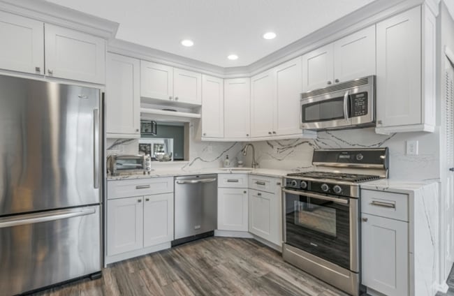 1407 Doolittle Dr in Bridgewater, NJ - Foto de edificio - Building Photo