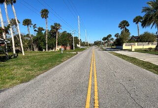 1830 S Palmetto Ave in South Daytona, FL - Building Photo - Building Photo