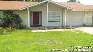 5898 Castle Hunt Dr in San Antonio, TX - Building Photo