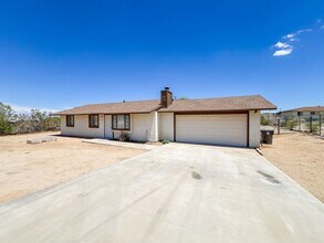 7065-7049 49 Palms Ave in Twentynine Palms, CA - Building Photo - Building Photo