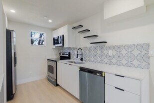 1108 W 33rd St in West Palm Beach, FL - Building Photo