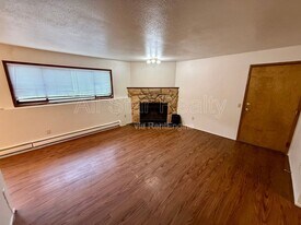 211 McCarrey St in Anchorage, AK - Building Photo