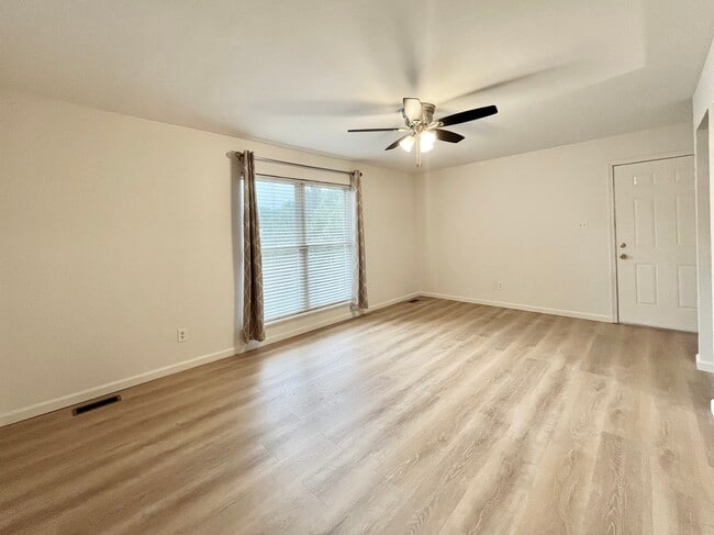 14524 Cazado Dr in Chesterfield, MO - Foto de edificio - Building Photo
